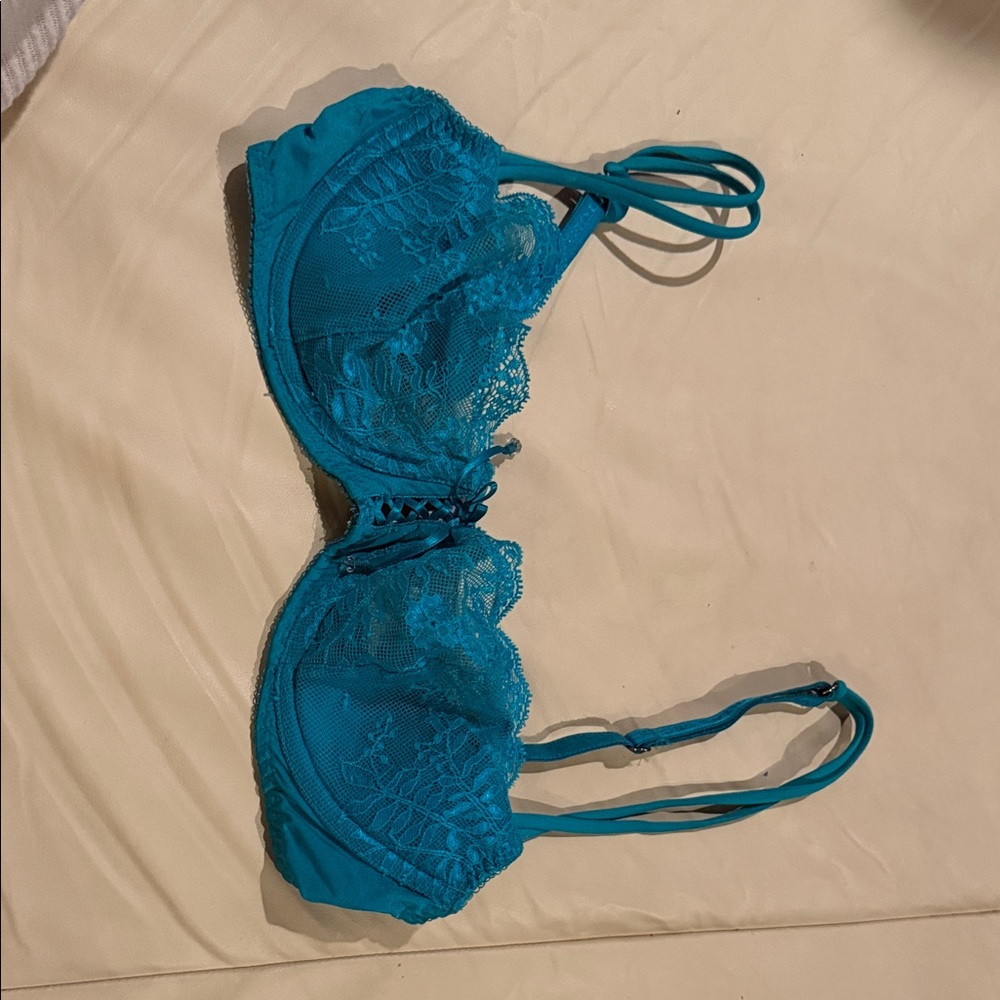 Victoria's Secret Turquoise Lace Bra